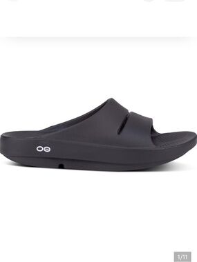 OOFOS OOahh Recovery Slide Black Women’s 10, Men’s 8